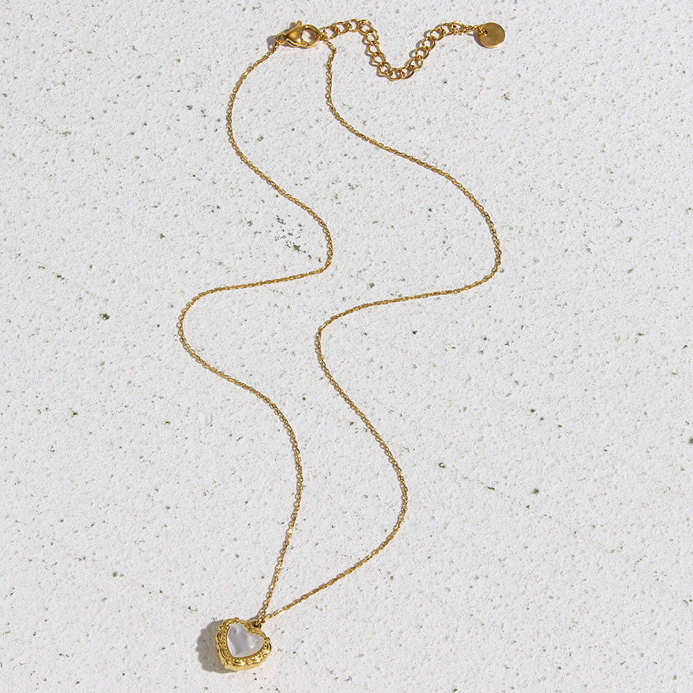 Mother-of-Pearl Heart Pendant in 18K Gold